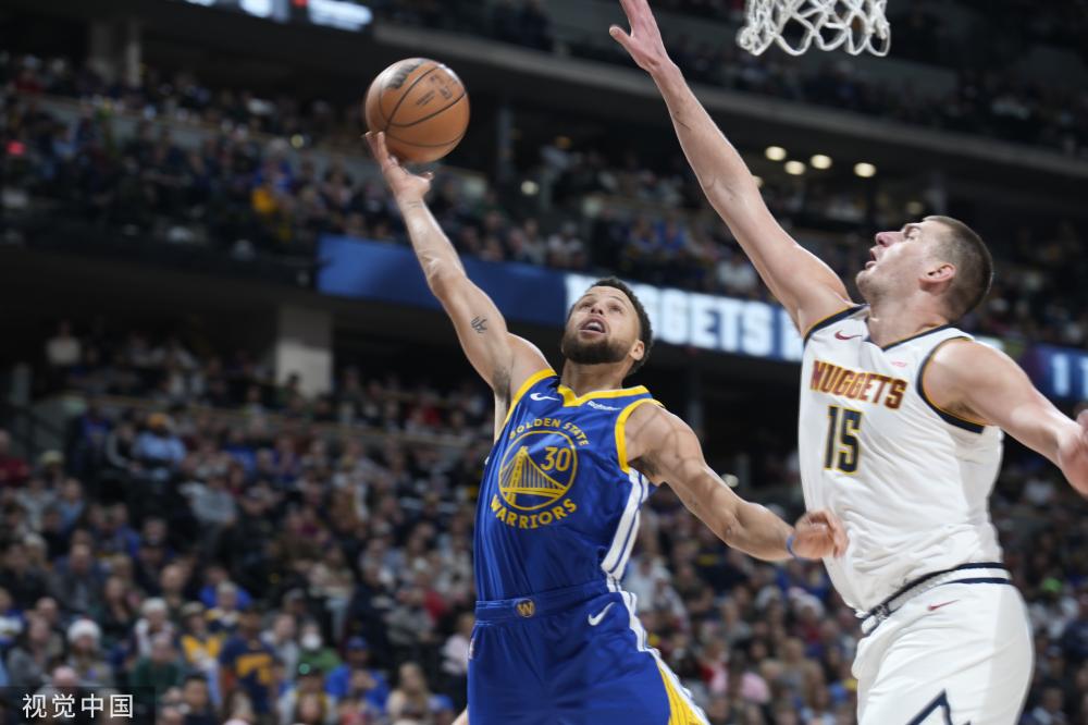 园足球的发 园足球的发