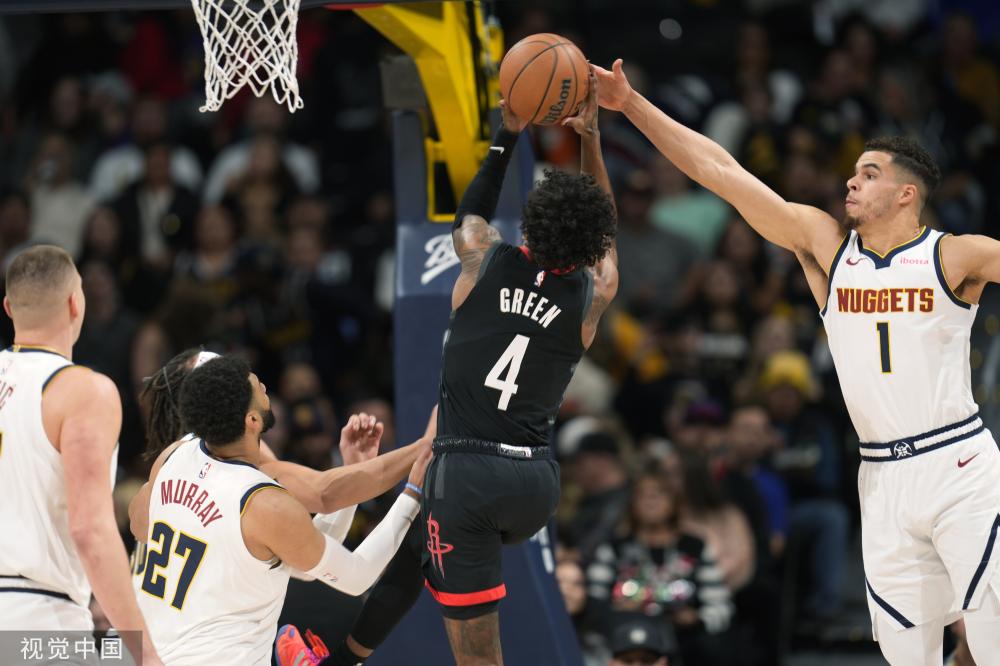 逆境中不屈 逆境中不屈